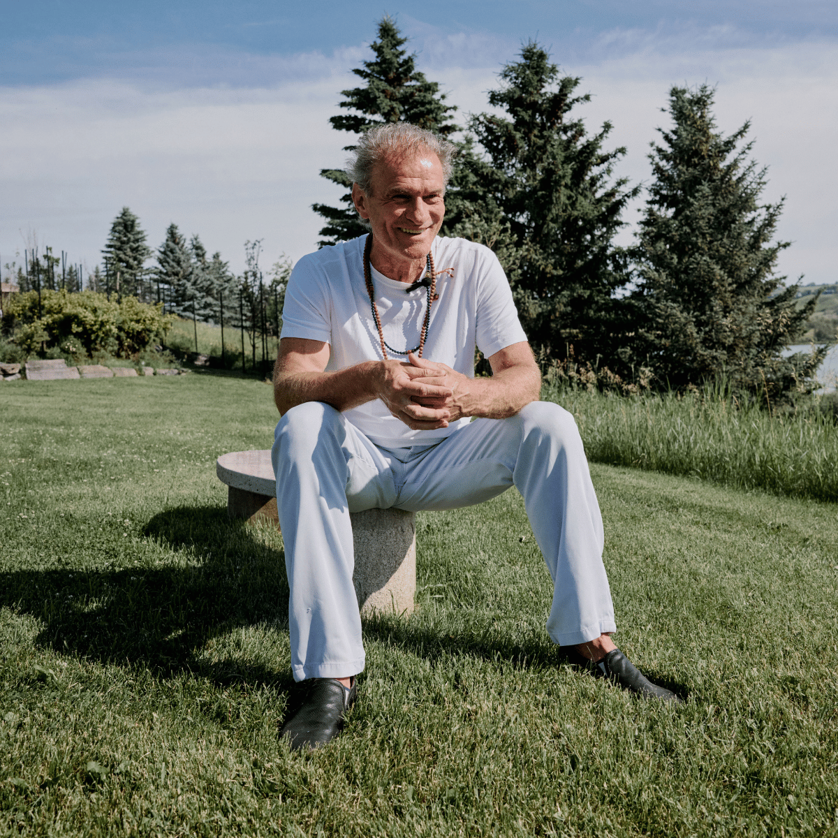 Dr. Bruce Hoffman